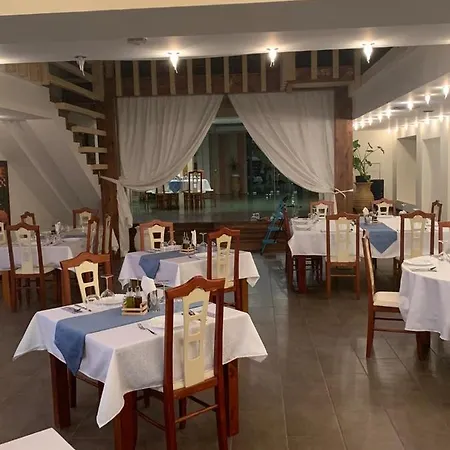 Different & Restorant Hotel *